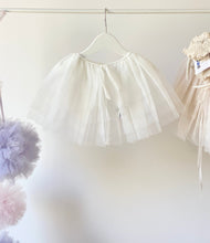 Cargue la imagen en el visor de la galería,Tulle Caplet - White
