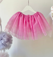 Cargue la imagen en el visor de la galería,Tulle Caplet - Raspberry Pink
