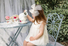 Cargue la imagen en el visor de la galería,Aria Cameo Ivory Tulle Bow - Hair Clip / Bag Bow
