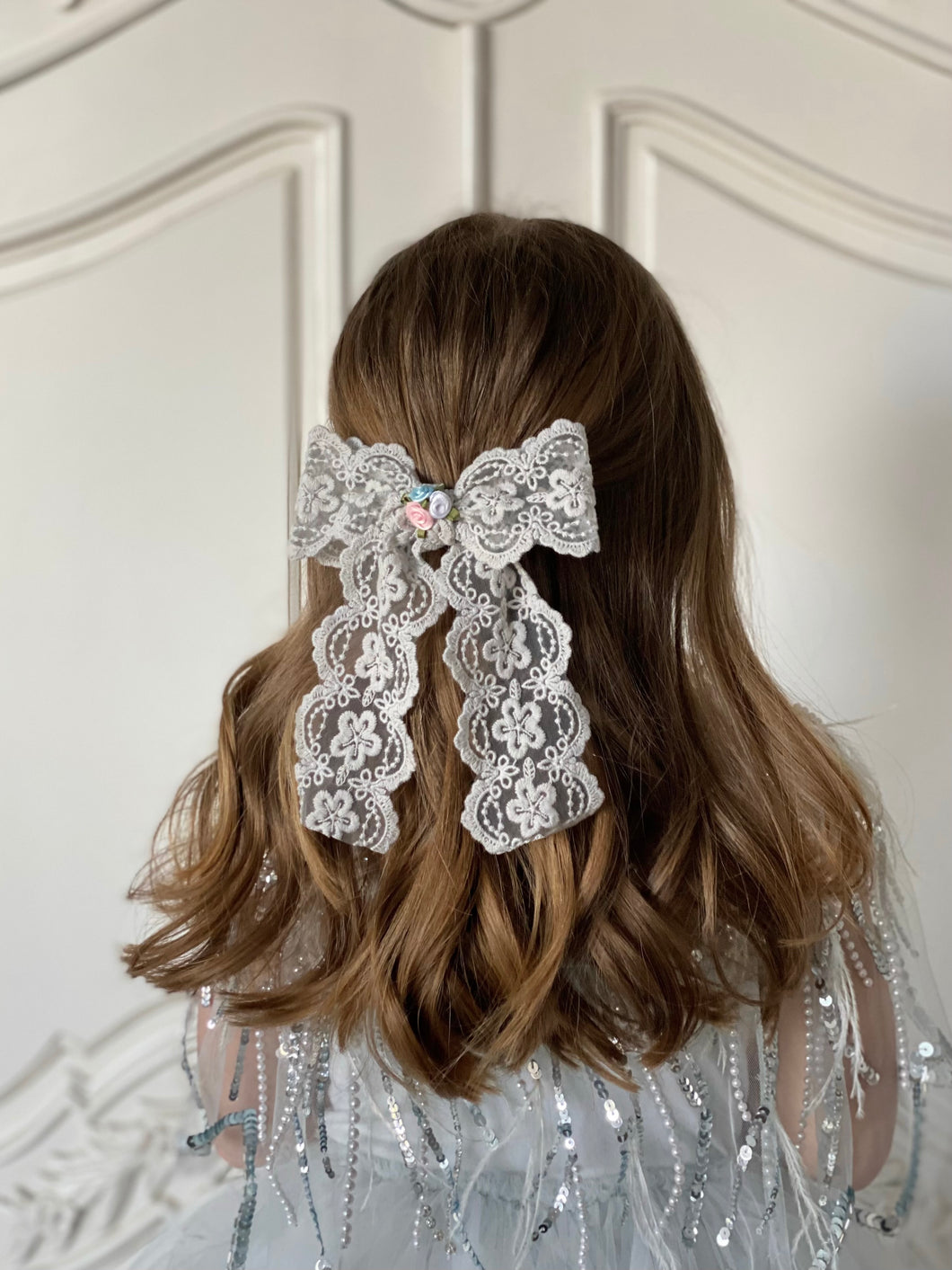 Rosebud Long Lace Bow