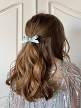 Загрузите изображение в программу просмотра галереи,Rosebud Satin Hair Clip - Powder Blue
