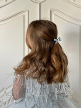 Cargue la imagen en el visor de la galería,Rosebud Satin Mini Baby Bow Hair Clip - Powder Blue
