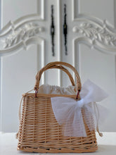 Cargue la imagen en el visor de la galería,Odette Tulle Bow in White - Hair Clip / Bag Bow
