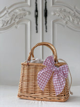 Cargue la imagen en el visor de la galería,Magnetic Rattan Basket Bag
