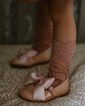 Load image into Gallery viewer, Petite Maison Kids Alice Lace Socks - Pink
