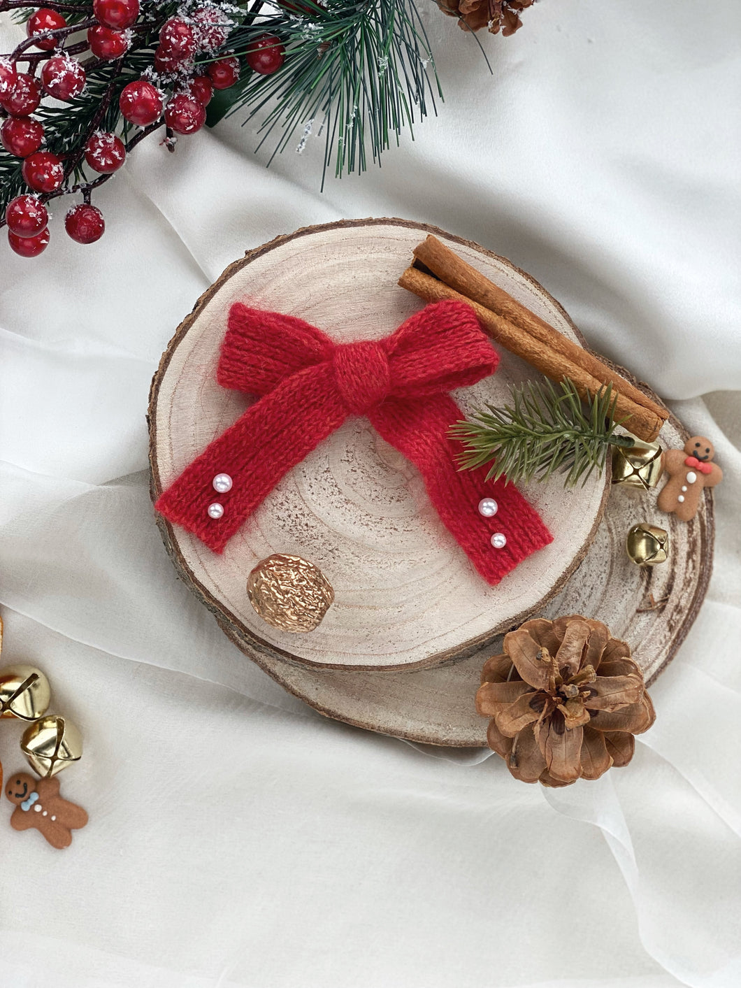 North Red Knitted Pearl Bow Hair Clip