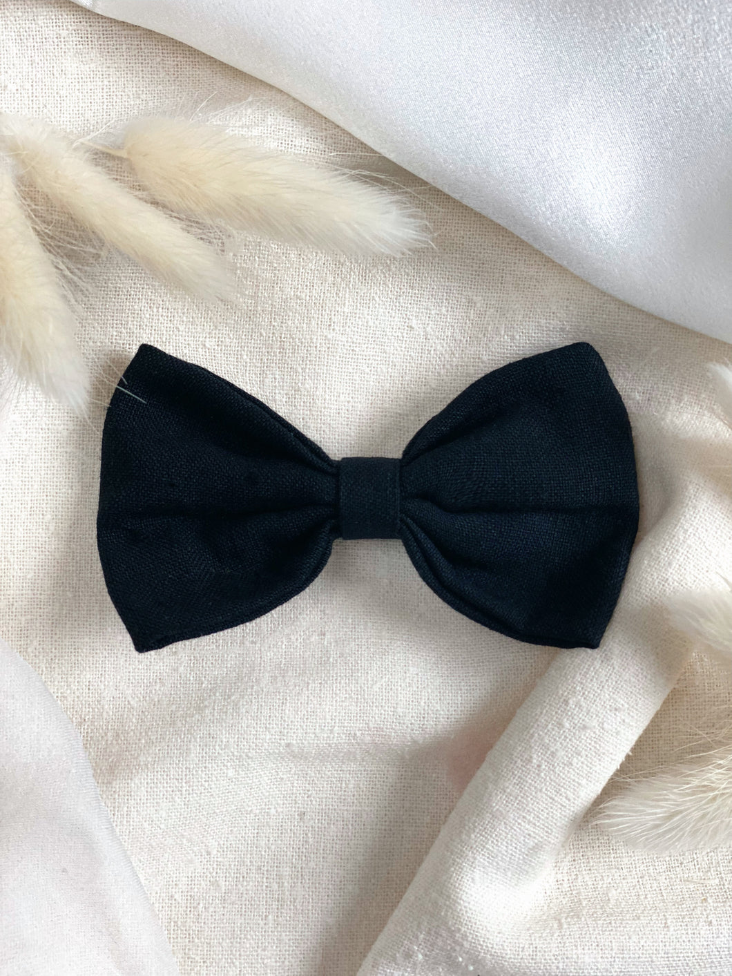 Emelie Linen Cotton Bow Hair Clip in Black