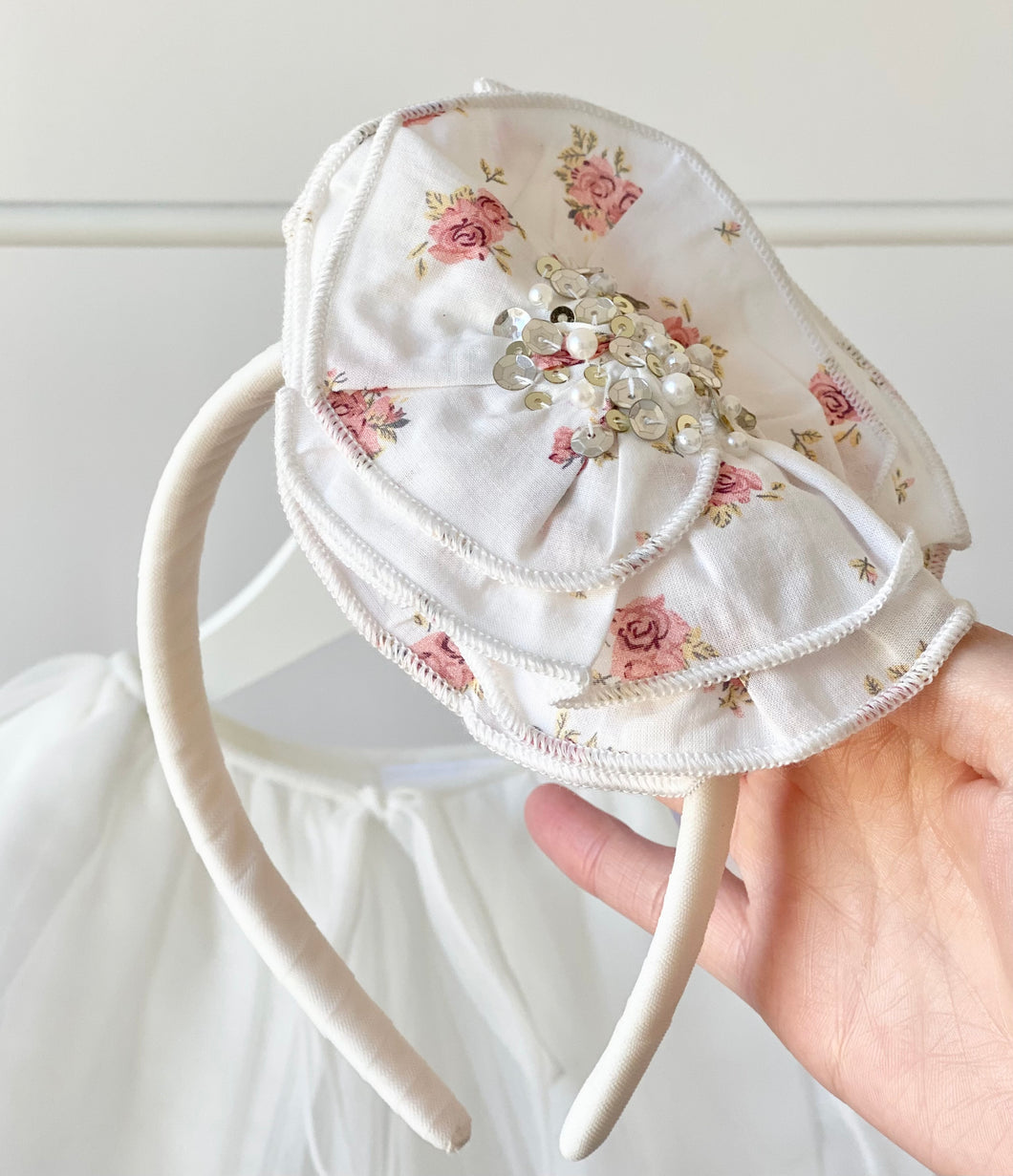 Oversized Floral headband - White