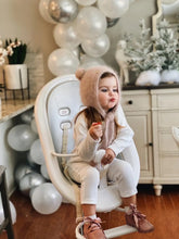 Load image into Gallery viewer, Petite Maison Kids Dusty Pink Cashmere Teddy Hat
