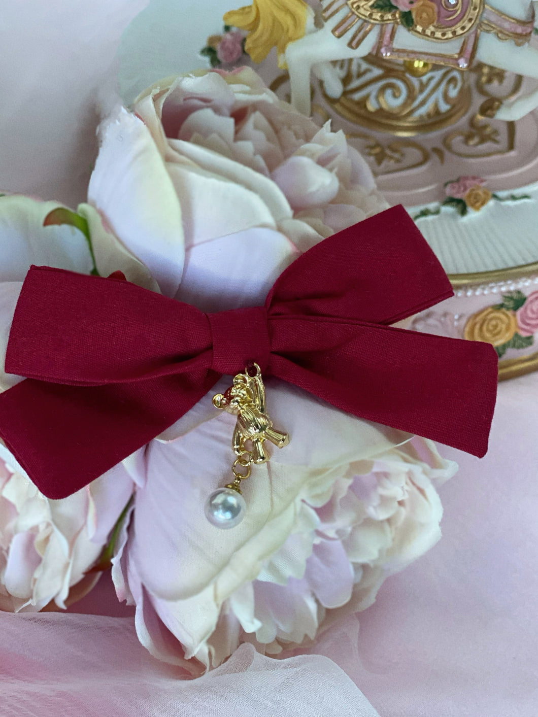 Julia Cotton Bow Teddy Pearl Bow Clip