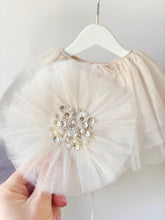 Load image into Gallery viewer, Oversized Tulle Hair Clip - Ivory
