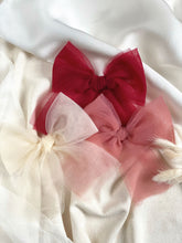 Load image into Gallery viewer, Odette Tulle Bow Trio Set in Candy Cane Kisses
