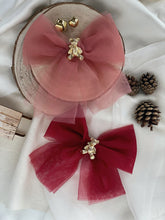 Cargue la imagen en el visor de la galería,Anastasia Tulle Teddy Bear Hair Bow - 2 Shades
