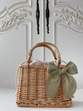 Load image into Gallery viewer, Magnetic Rattan Basket Bag
