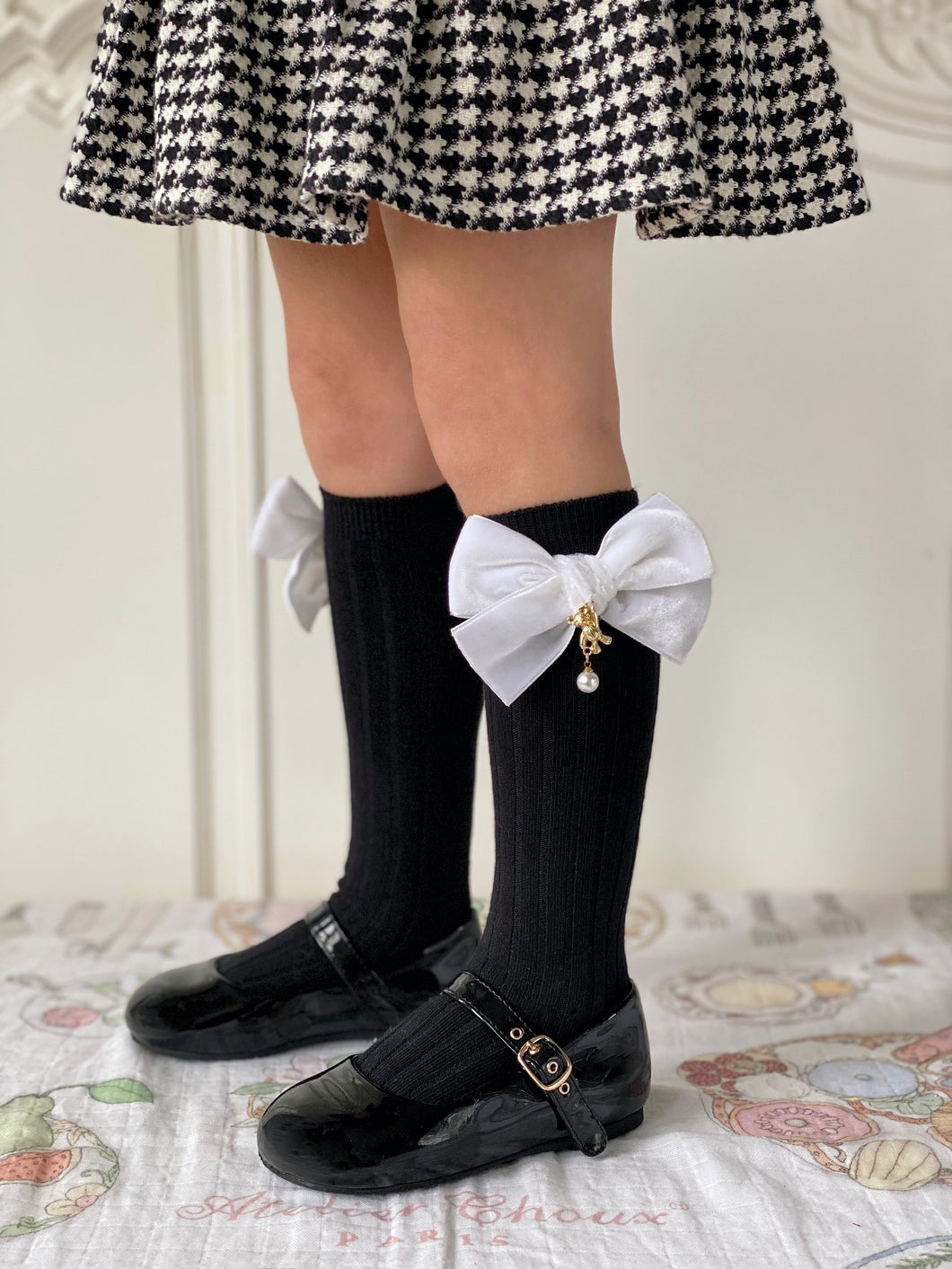 Julia Teddy Bear Oversized Velvet Bow Socks - White