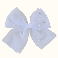 Cargue la imagen en el visor de la galería,Chloe White Pearl Tulle Bow - Hair Clip / Bag Bow
