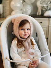 Cargue la imagen en el visor de la galería,Petite Maison Kids Dusty Pink Cashmere Teddy Hat
