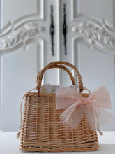 Load image into Gallery viewer, Magnetic Rattan Basket Bag
