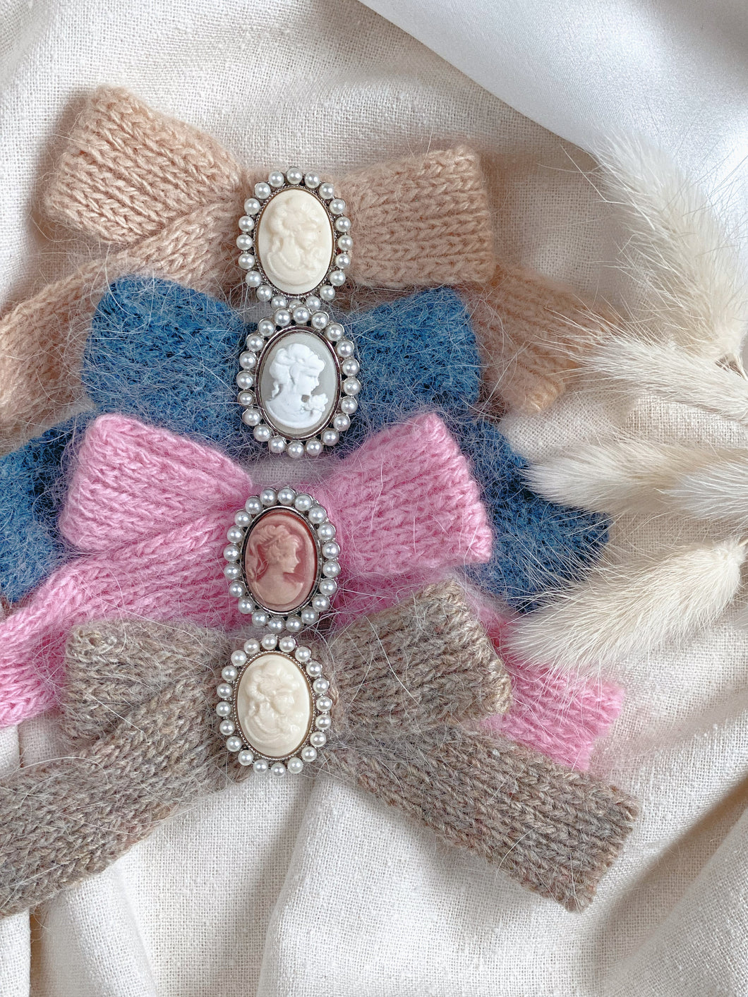 Harper Knitted Cameo Bow Hair Clip