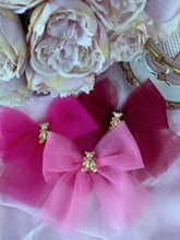 Cargue la imagen en el visor de la galería,Anastasia Tulle Teddy Bear Hair Bow in Black Cherry - Hair Clip / Bag Bow
