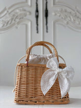 Cargue la imagen en el visor de la galería,White Embroidered Cotton Fable Bow - Hair Clip / Bag Bow
