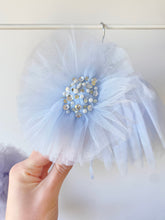 Загрузите изображение в программу просмотра галереи,Oversized Tulle Hair Clip - Powder Blue
