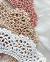 Cargue la imagen en el visor de la galería,Imogen Knitted Crochet Collar Pearl Bib - 3 Shades Available
