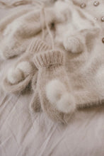 Cargue la imagen en el visor de la galería,Petite Maison Kids Cashmere Cream Mittens
