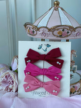 Cargue la imagen en el visor de la galería,Loren Pearl Bow Hair Clip - 3 Shades
