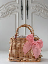 Load image into Gallery viewer, Magnetic Rattan Basket Bag
