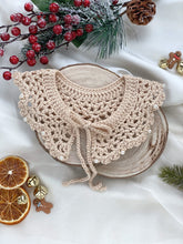 Cargue la imagen en el visor de la galería,Imogen Knitted Crochet Collar Pearl Bib - 3 Shades Available
