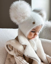 Cargue la imagen en el visor de la galería,Petite Maison Kids Hero Cashmere Cream Bonnet
