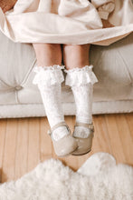 Загрузите изображение в программу просмотра галереи,Petite Maison Kids Lola Lace Socks - White
