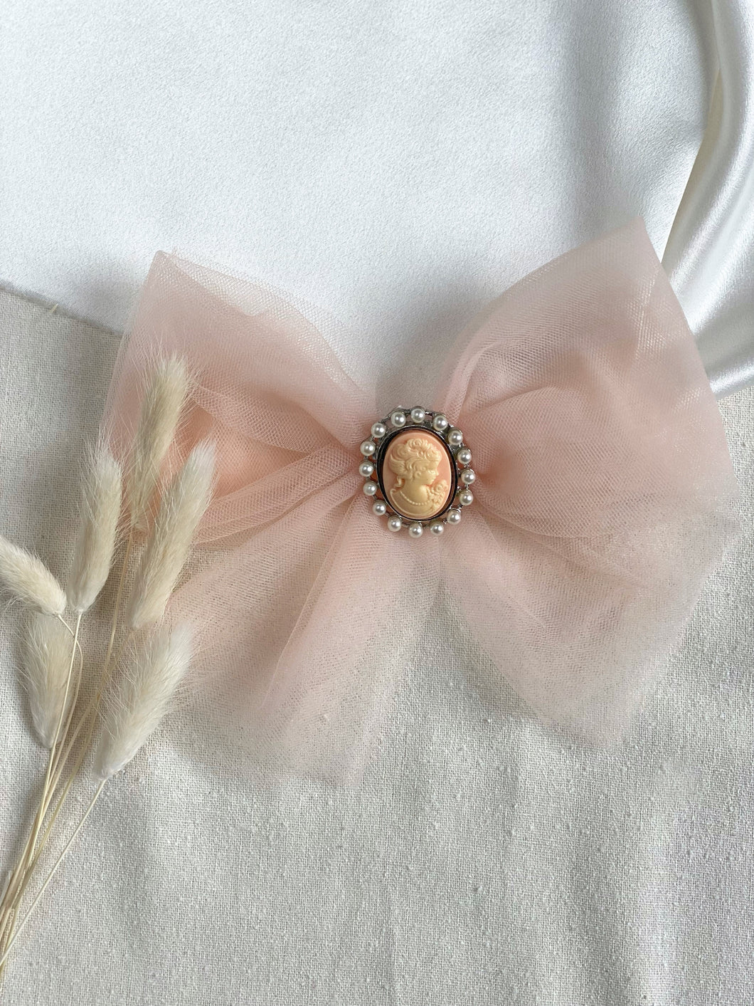 Annabelle Pearl Cameo Tulle Bow Hair Clip