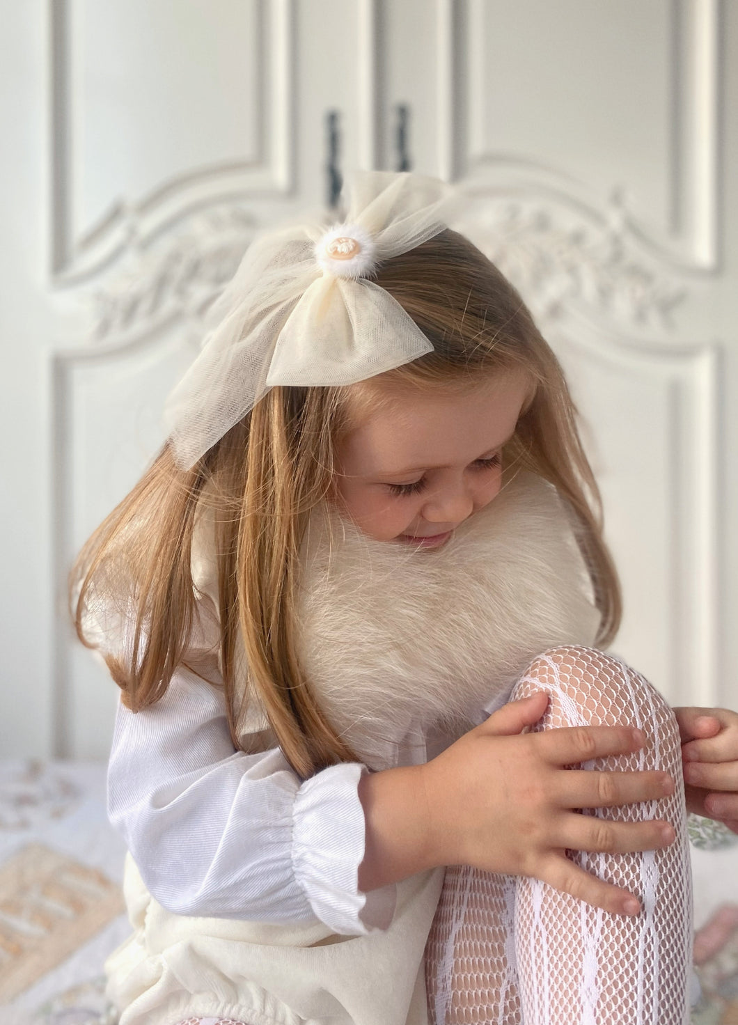 Pom Cameo Tulle Bow Hair Clip - Ivory