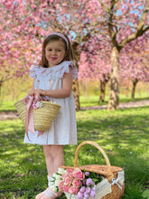 Cargue la imagen en el visor de la galería,Rosa Wicker Straw Basket Bag
