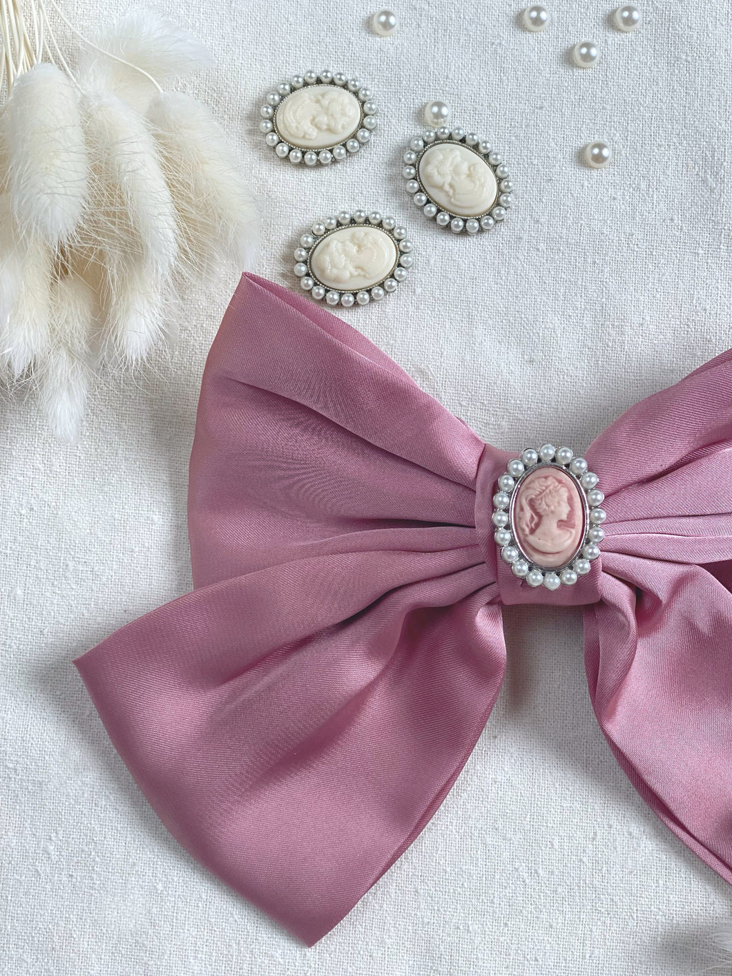 Geneviève Satin Cameo Bow Hair Clip